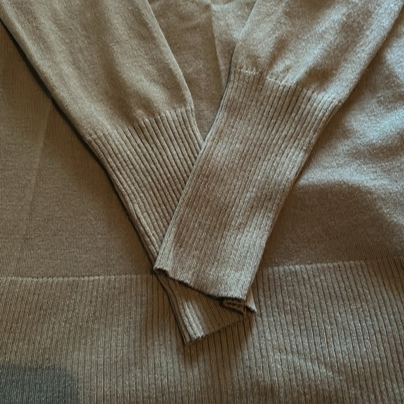 Duluth Trading Company shirt - Picture 2 of 6